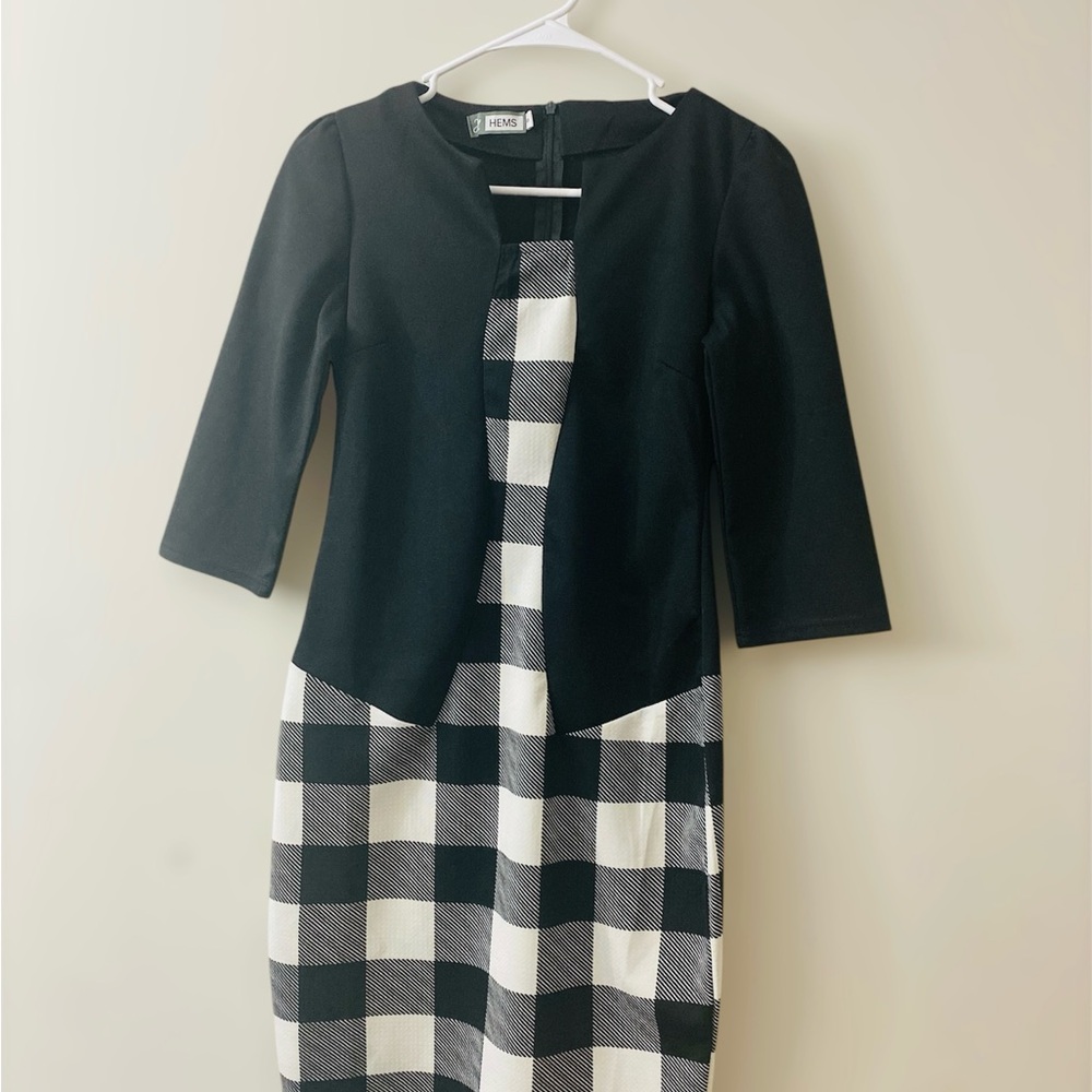 R&M Richards Black and White Sheath Dress 3/4 Sleeve Crew Neck